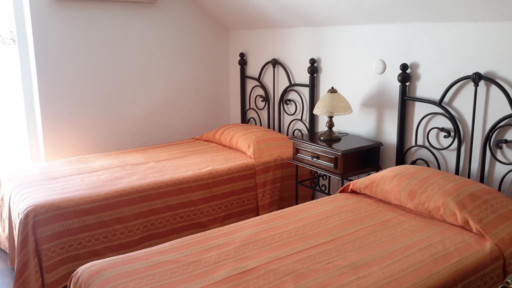 Ege Hotel Bozcaada Island Номер фото